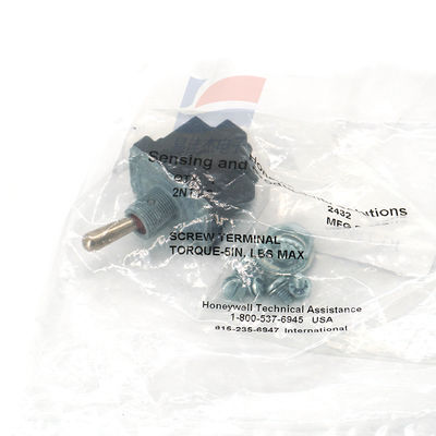 Pannello di interruttori a levetta 2NT1-2, montaggio a pannello, non illuminati, di grado commerciale